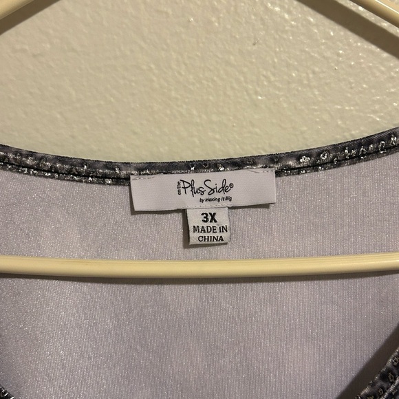 “On The Plus Side” Tunic with Button Accents - Picture 2 of 5